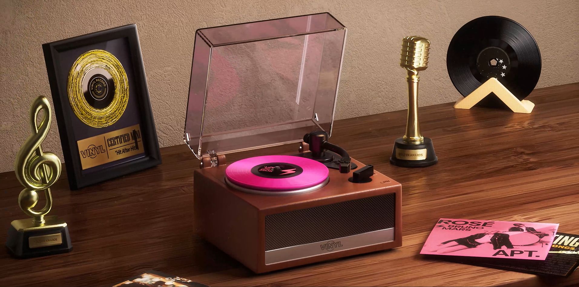Mini Brands Really Works record player and mini vinyls on a wooden desk